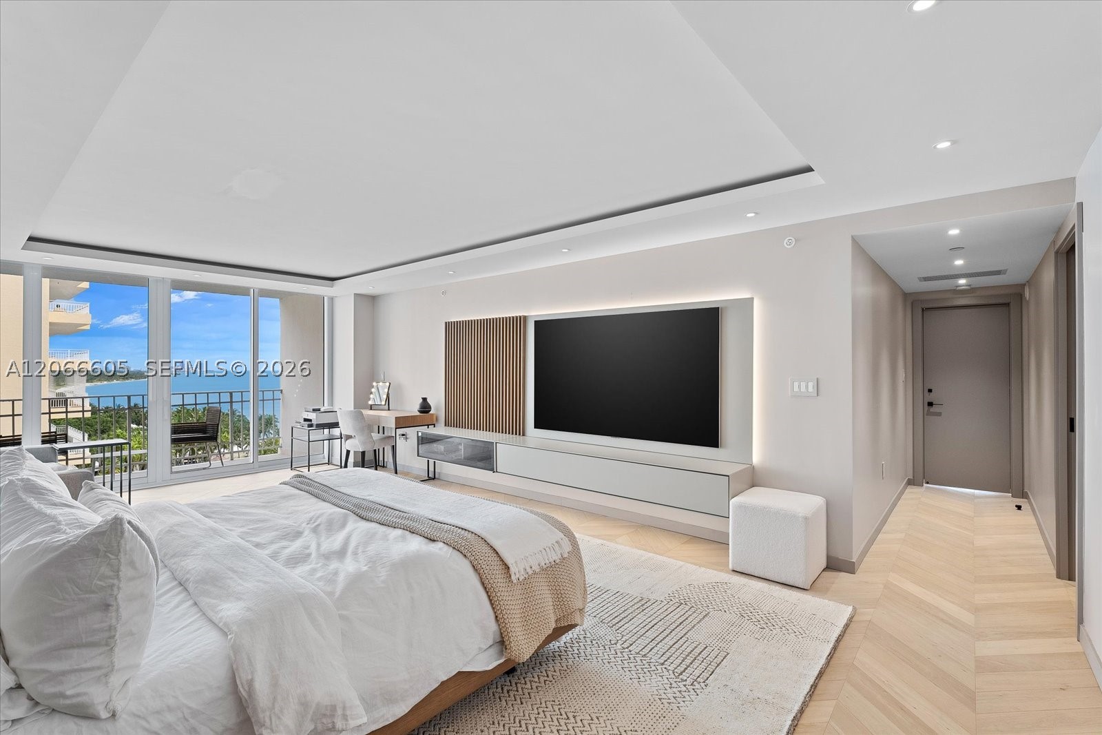 881 Ocean Dr 11h Property Photo 17