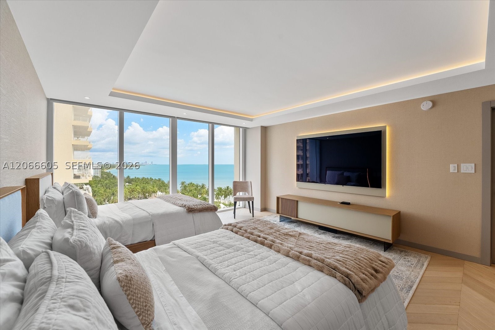 881 Ocean Dr 11h Property Photo 27