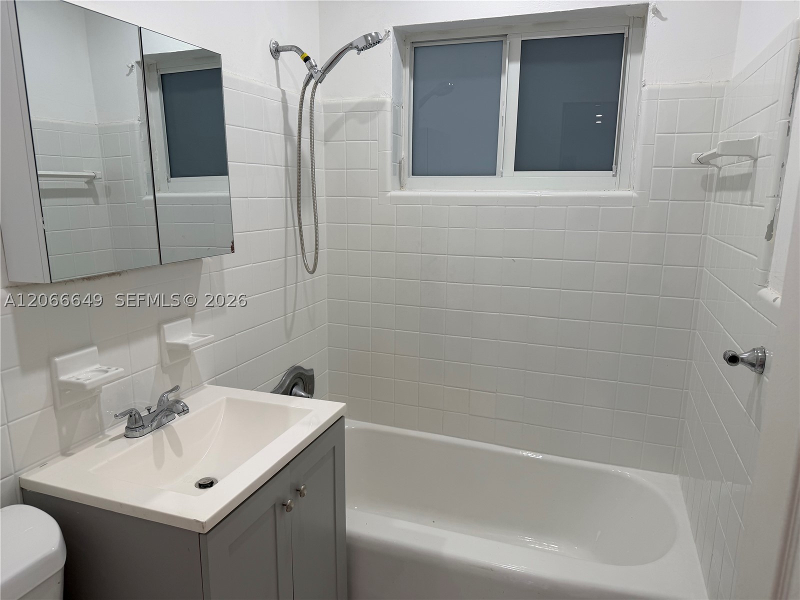 838 Fairway Dr Property Photo 3