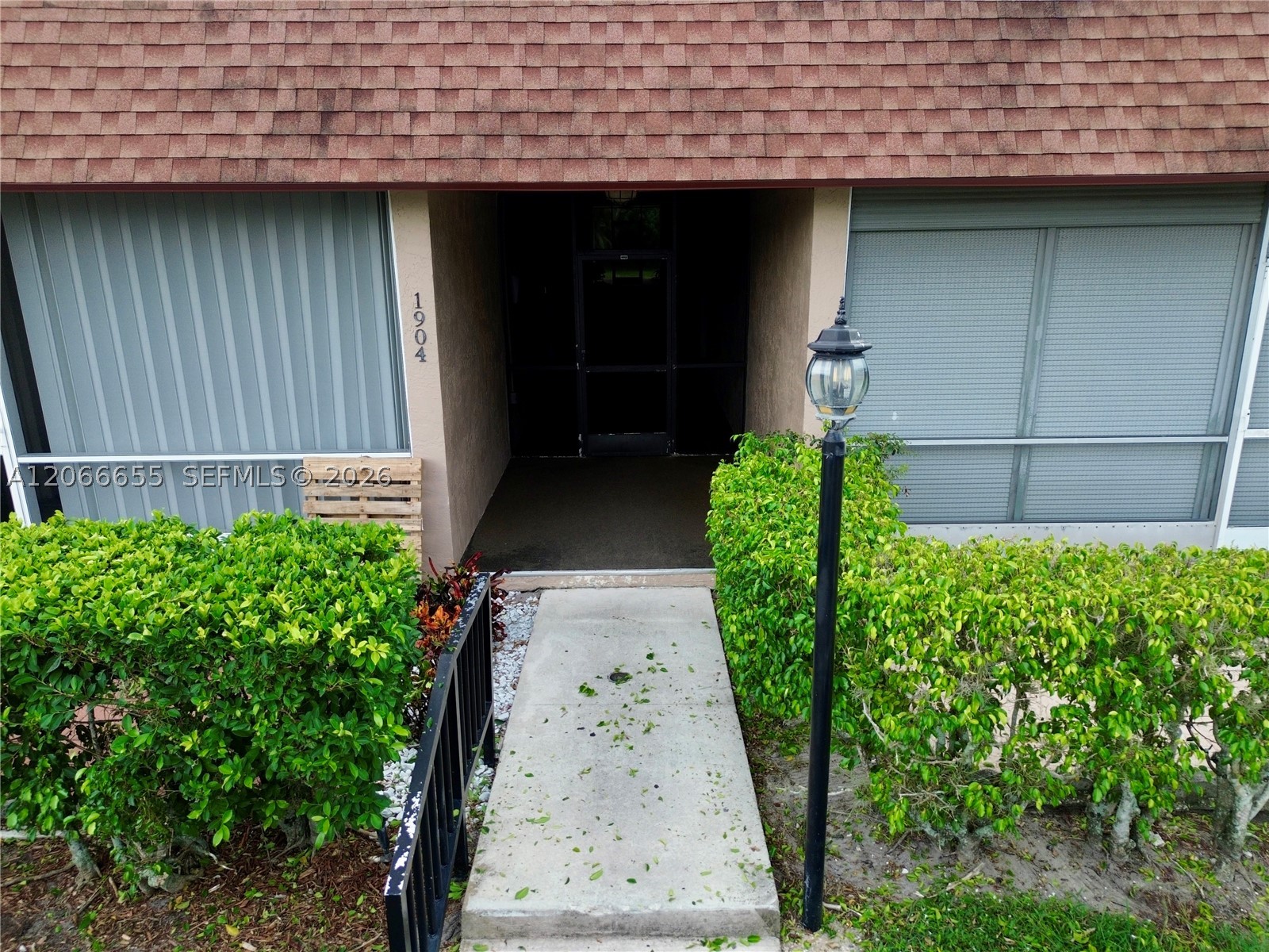 1904 Palmland Dr 3 Property Photo 2