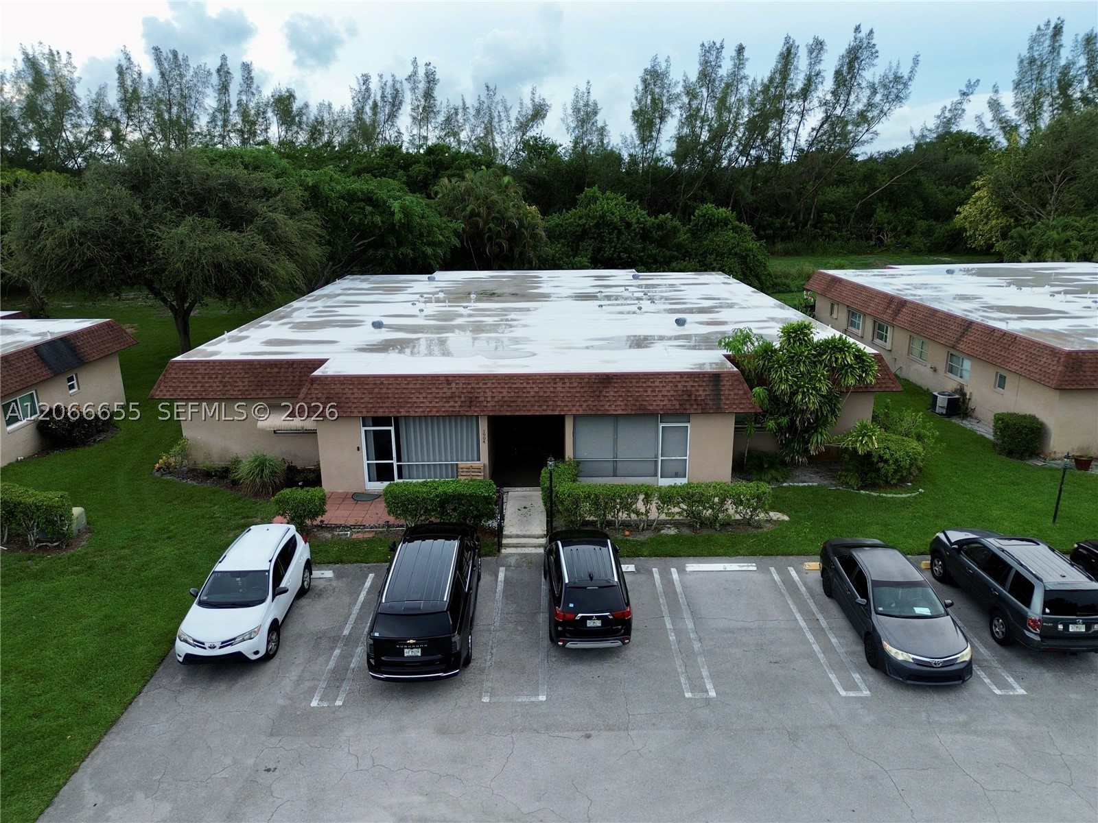 1904 Palmland Dr 3 Property Photo 19