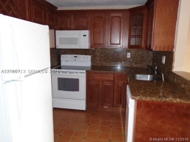 9143 Sw 77th Ave B304 Property Photo 4
