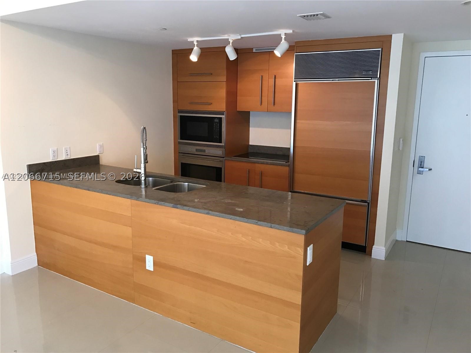 475 Brickell Ave 2511 Property Photo 1