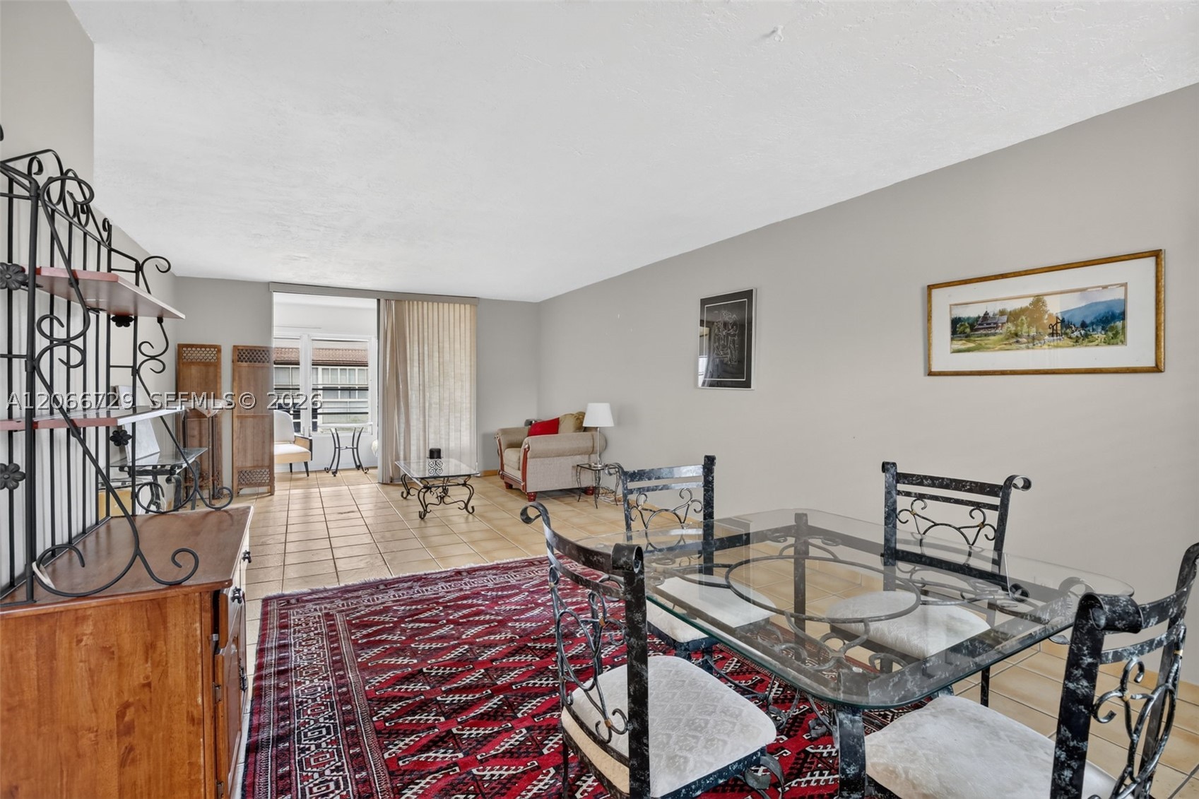 2811 Somerset Dr 405 Property Photo 6