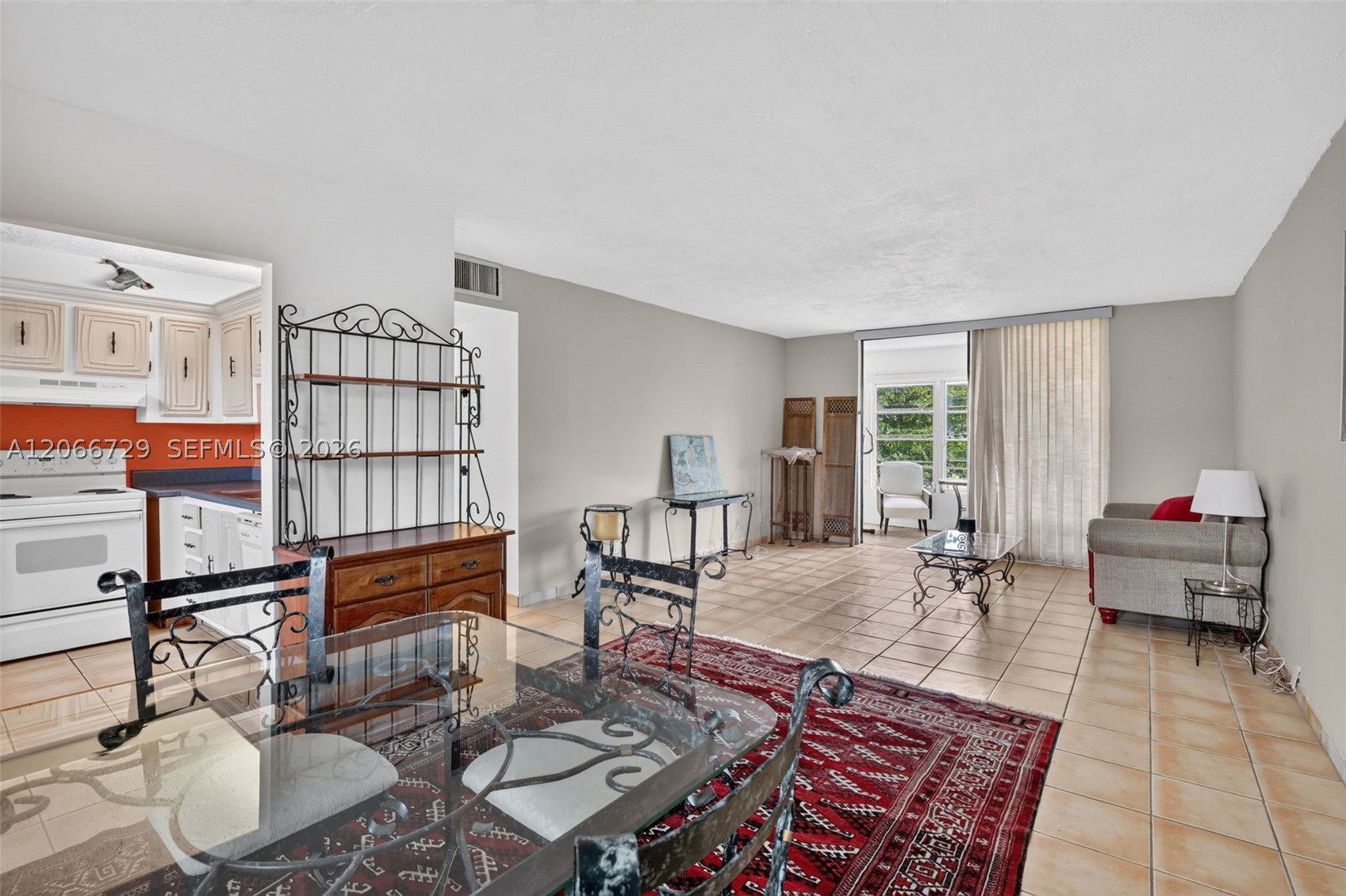 2811 Somerset Dr 405 Property Photo 7