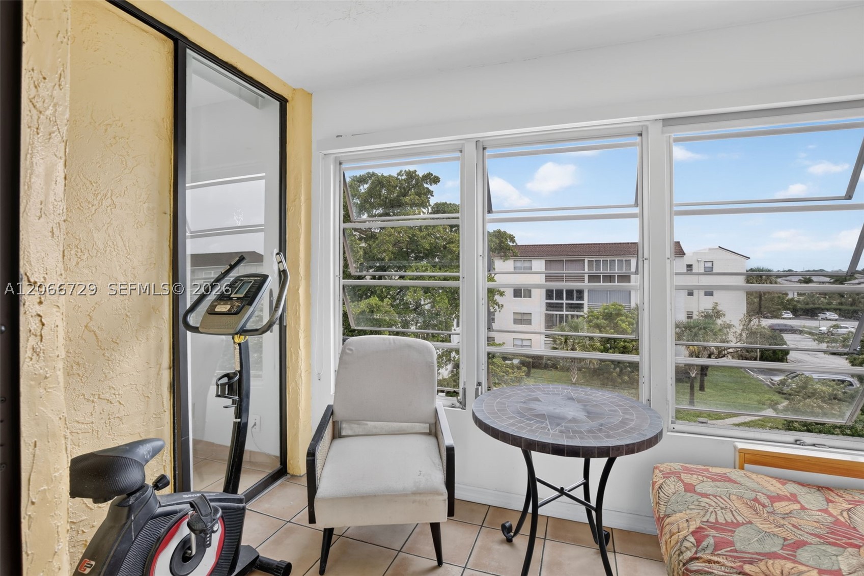 2811 Somerset Dr 405 Property Photo 15