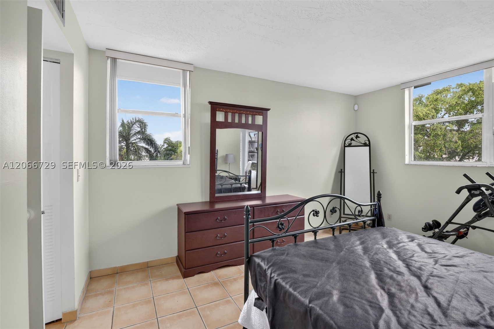 2811 Somerset Dr 405 Property Photo 22