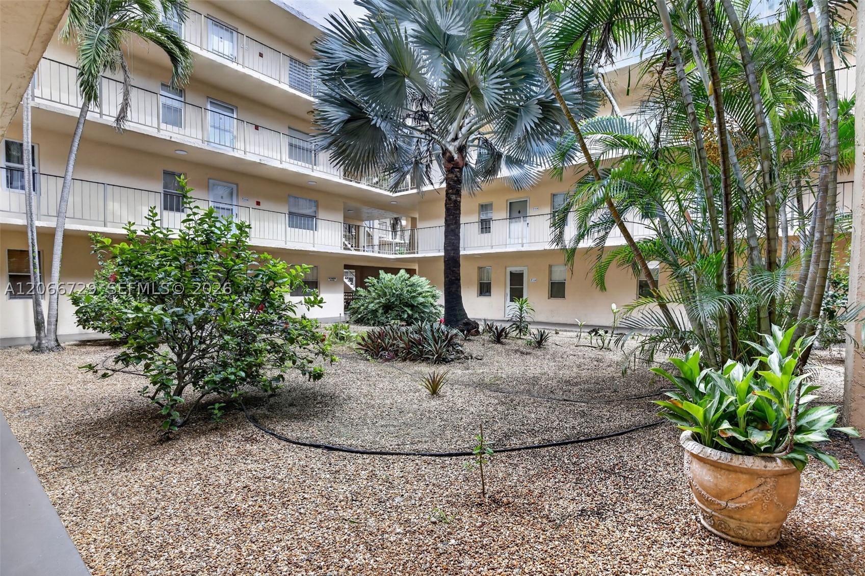 2811 Somerset Dr 405 Property Photo 27