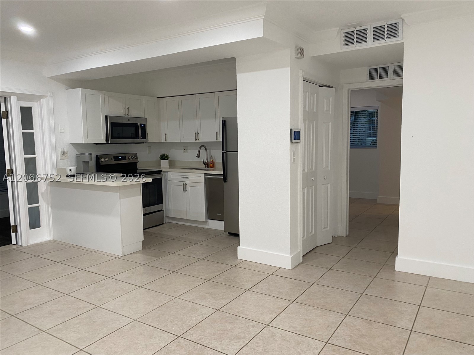 1 Edgewater Dr 103 Property Photo 1