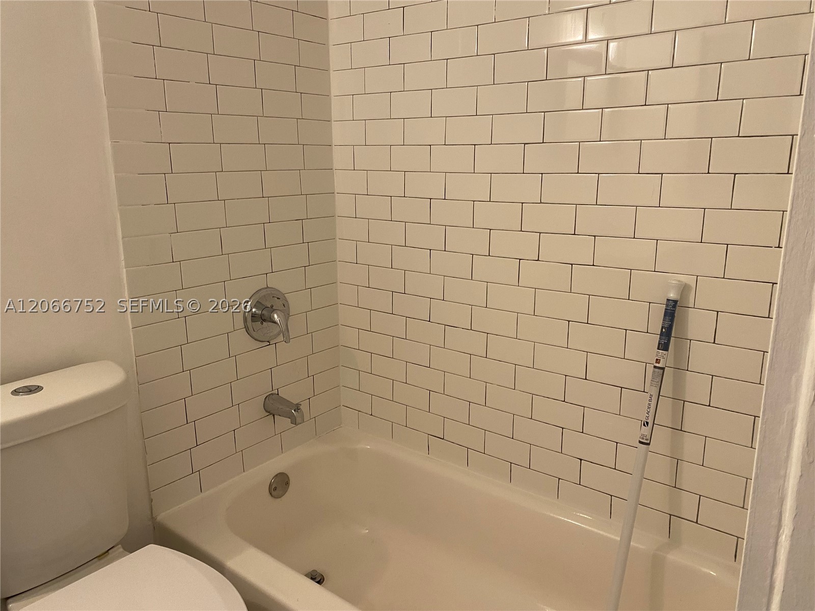 1 Edgewater Dr 103 Property Photo 8