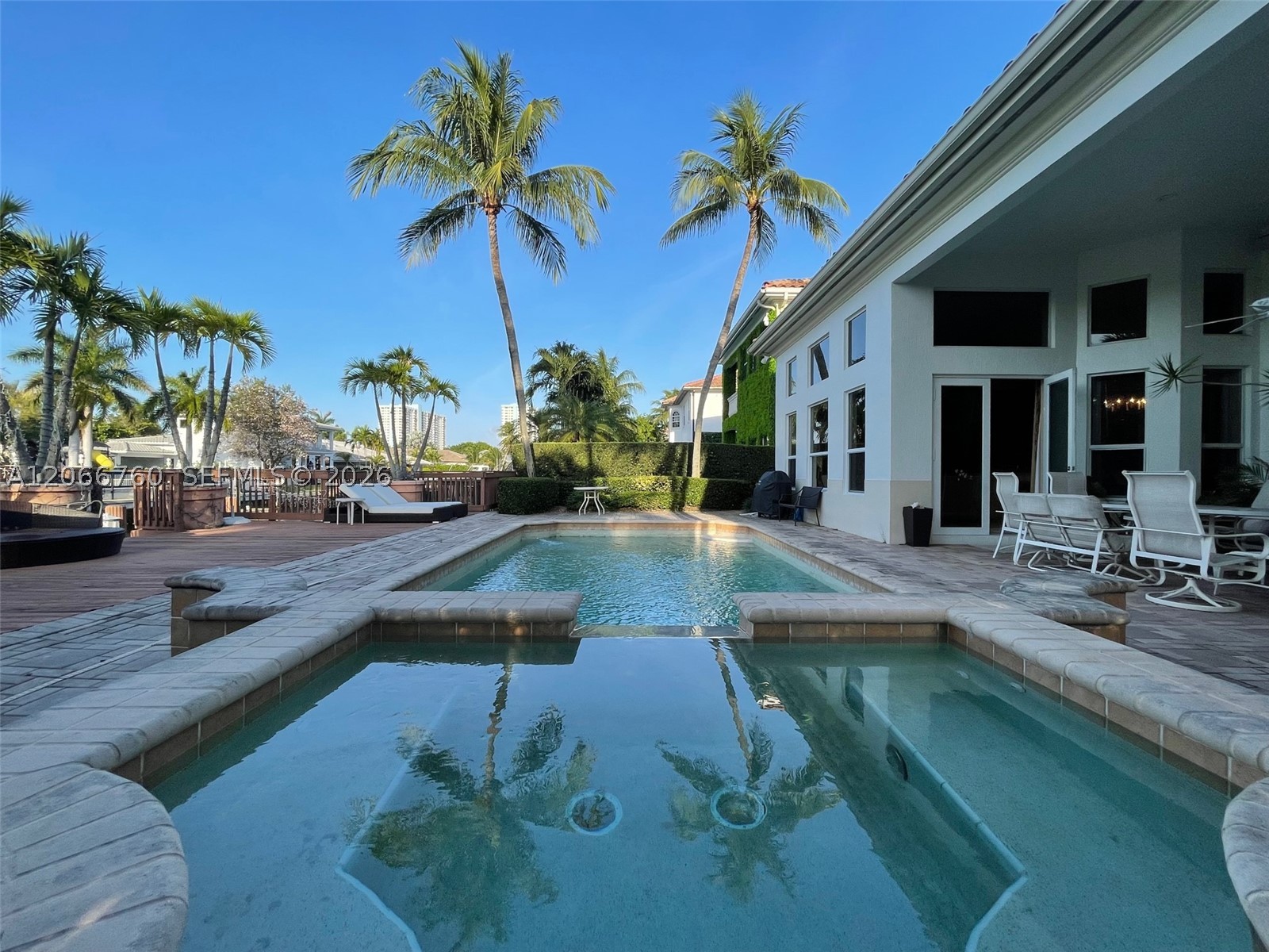 891 Captiva Dr Property Photo 1