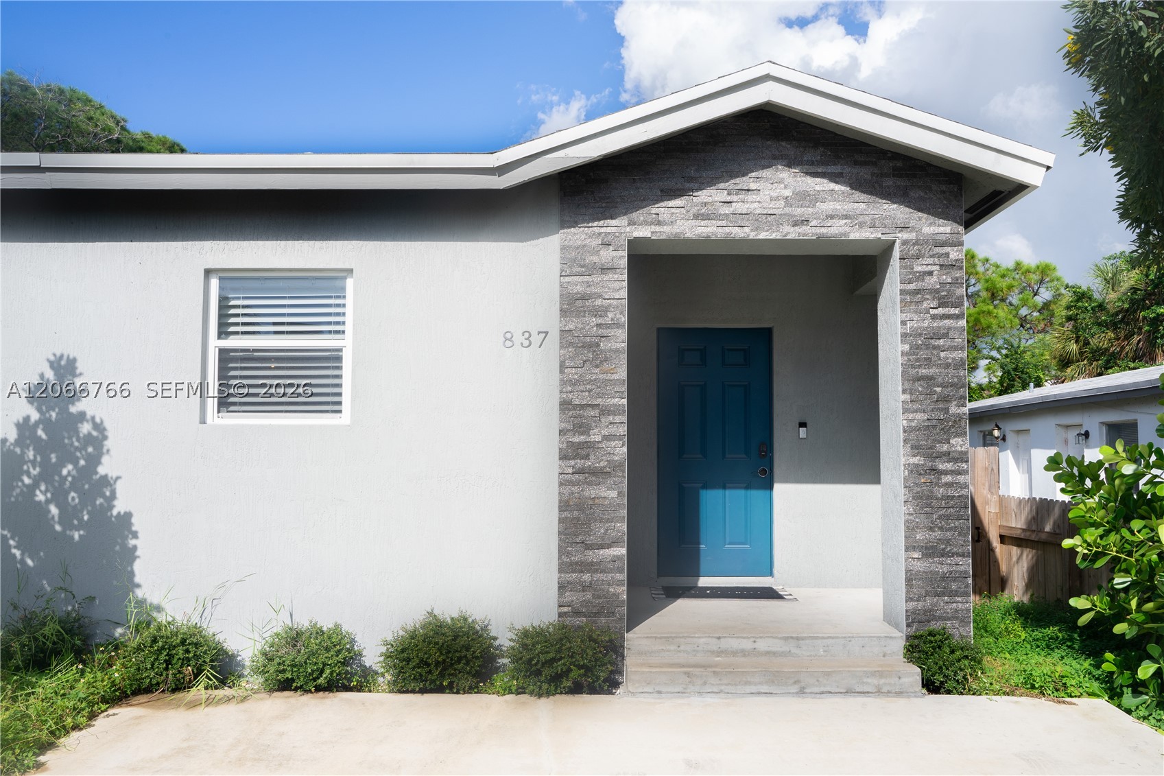 837 NW 14th Way