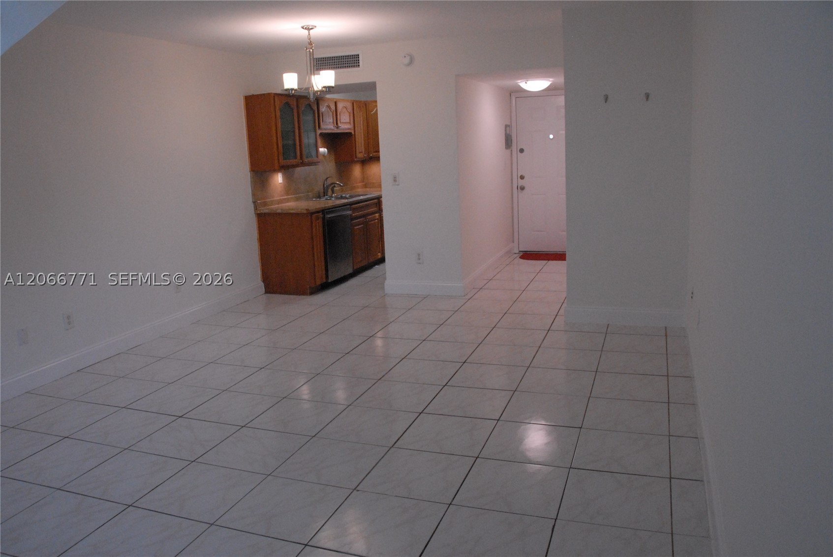 10907 N Kendall Dr 416 Property Photo 8