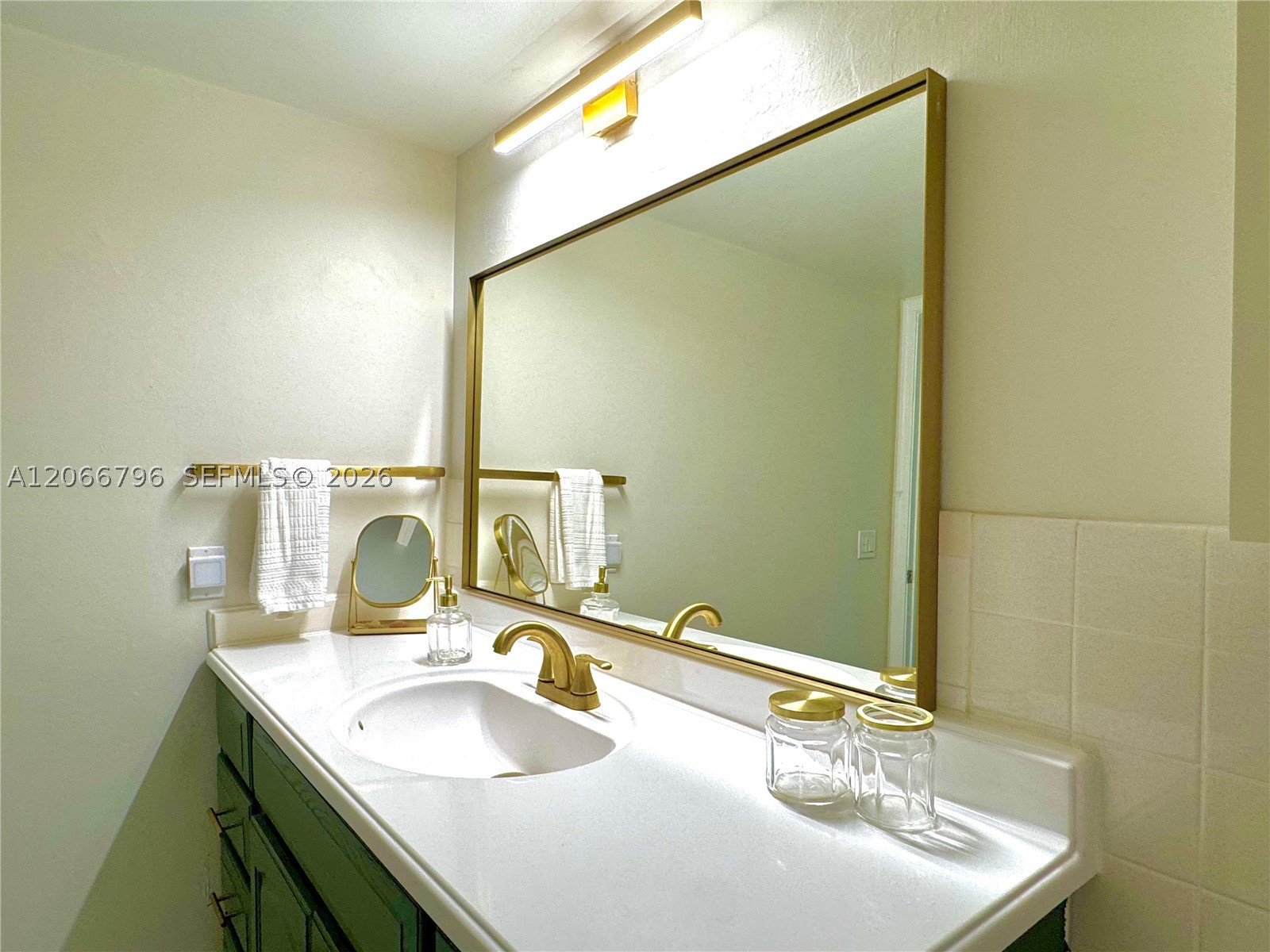 3000 Ne 48th St 203 Property Photo 17