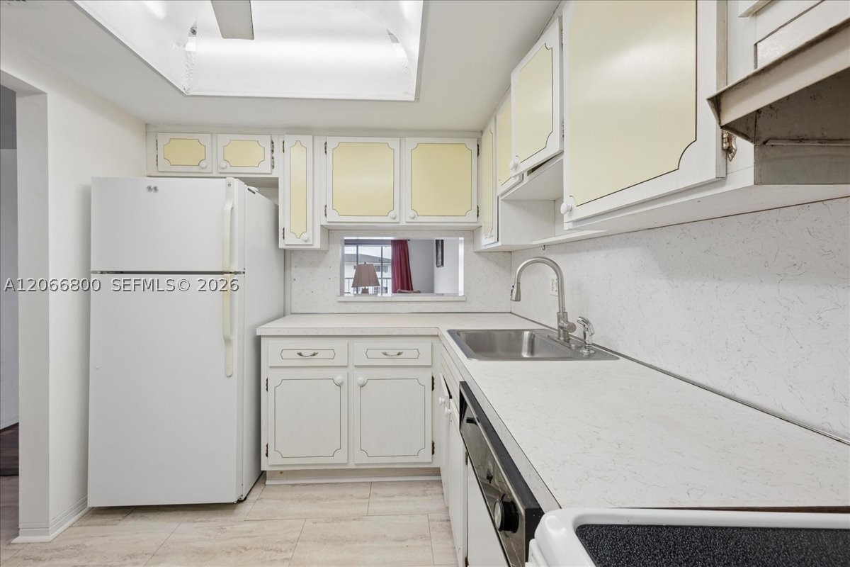 1200 Hillcrest Ct 315 Property Photo 6