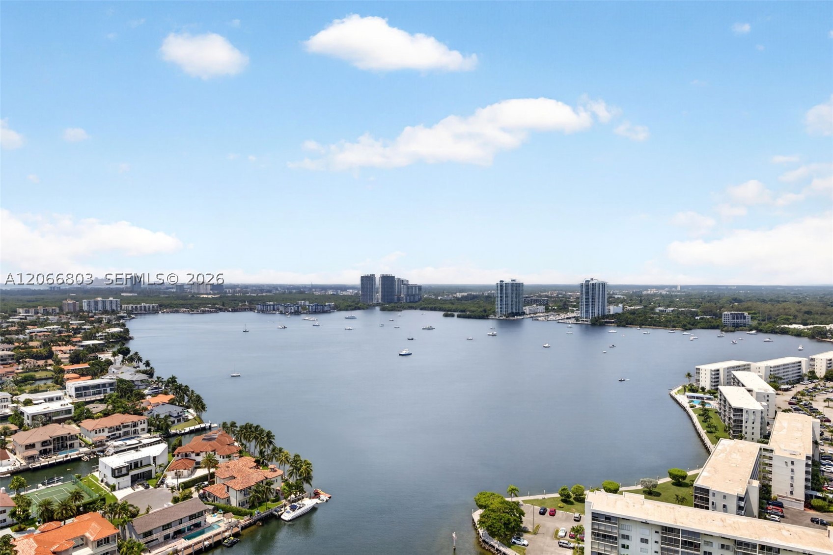 1000 Island Blvd 2911 Property Photo 12