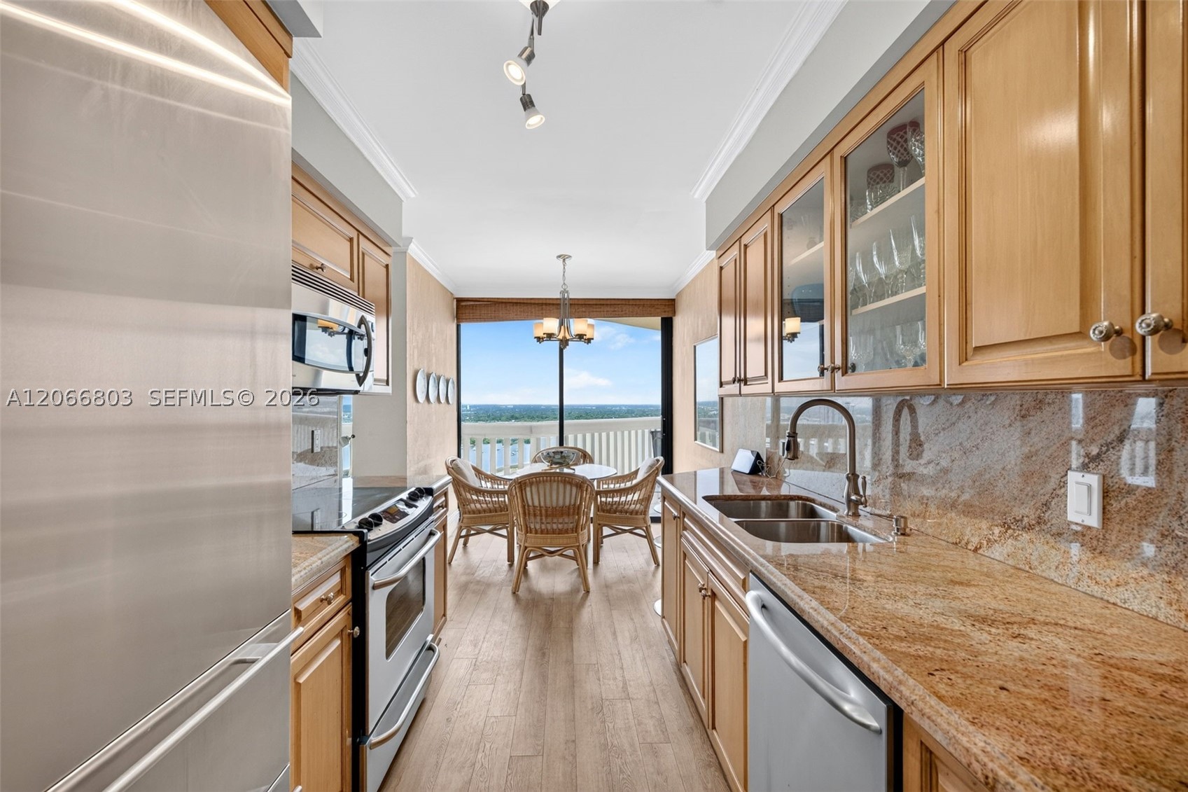 1000 Island Blvd 2911 Property Photo 24