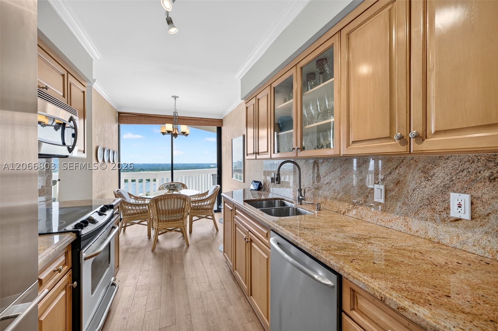 1000 Island Blvd 2911 Property Photo 25