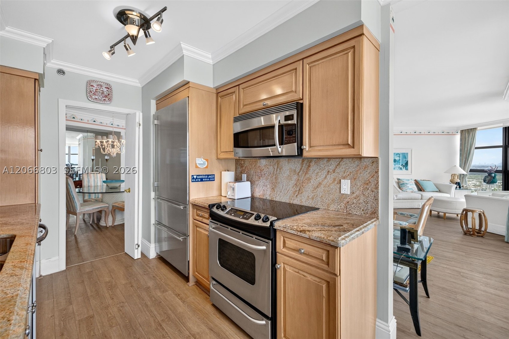 1000 Island Blvd 2911 Property Photo 30