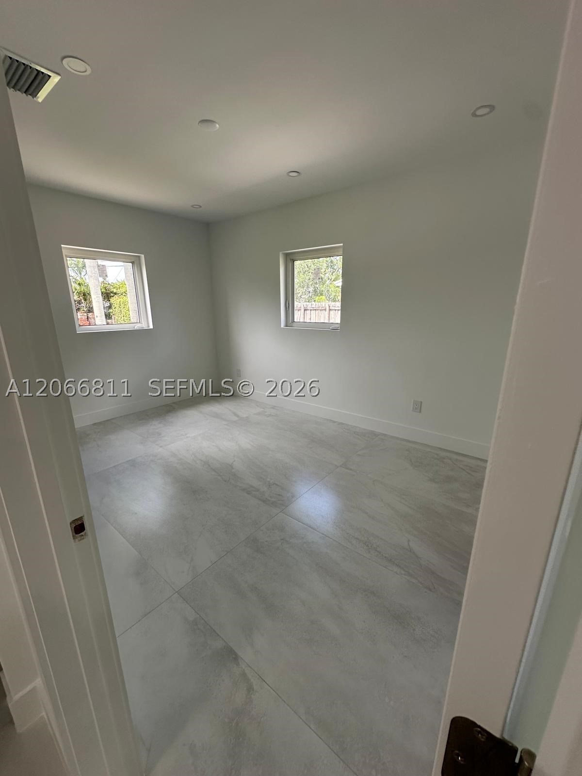 771 Nw 15th St Property Photo 9