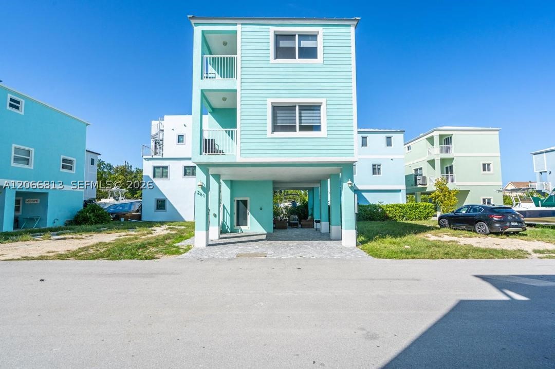 94825 Overseas Property Photo 2