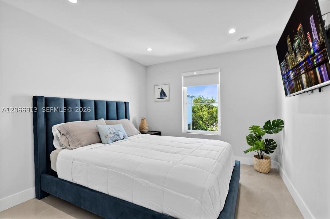 94825 Overseas Property Photo 7