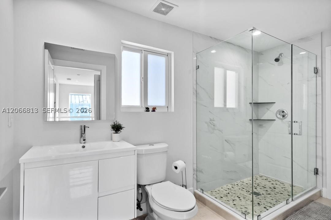 94825 Overseas Property Photo 9