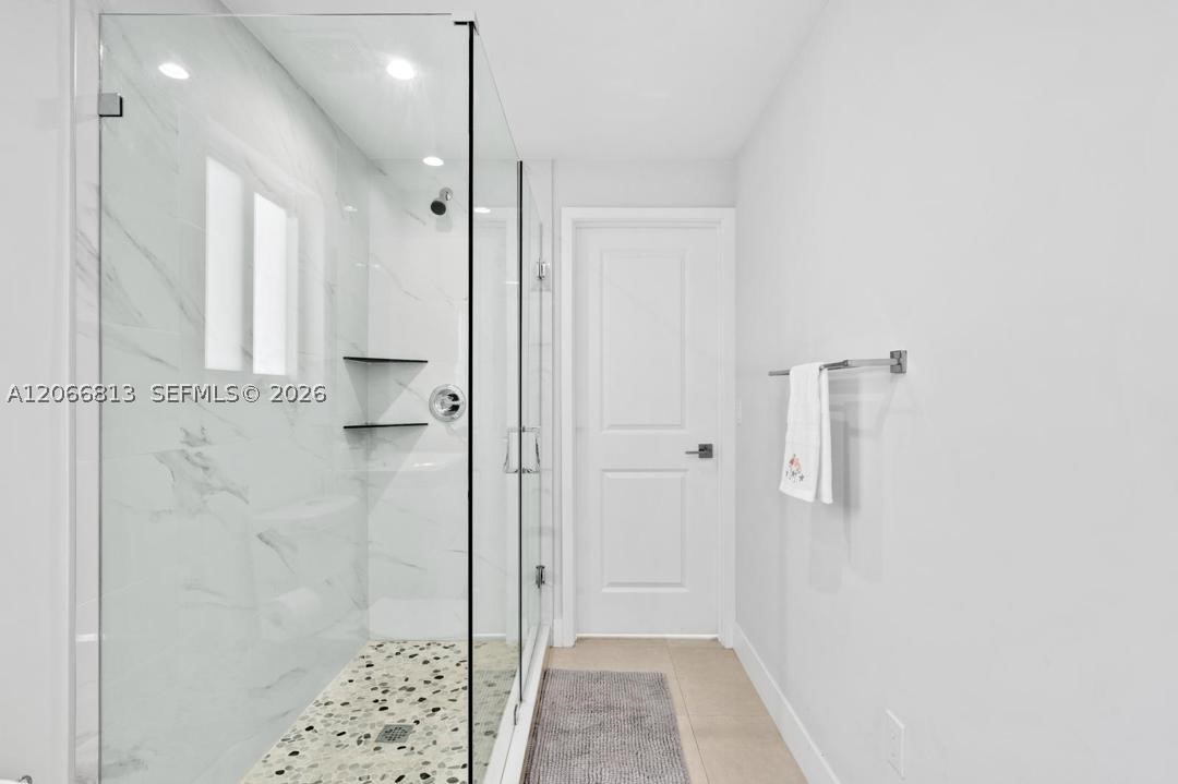 94825 Overseas Property Photo 12