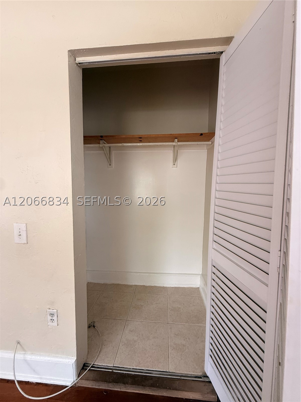 670 W 46th St 5 Property Photo 5