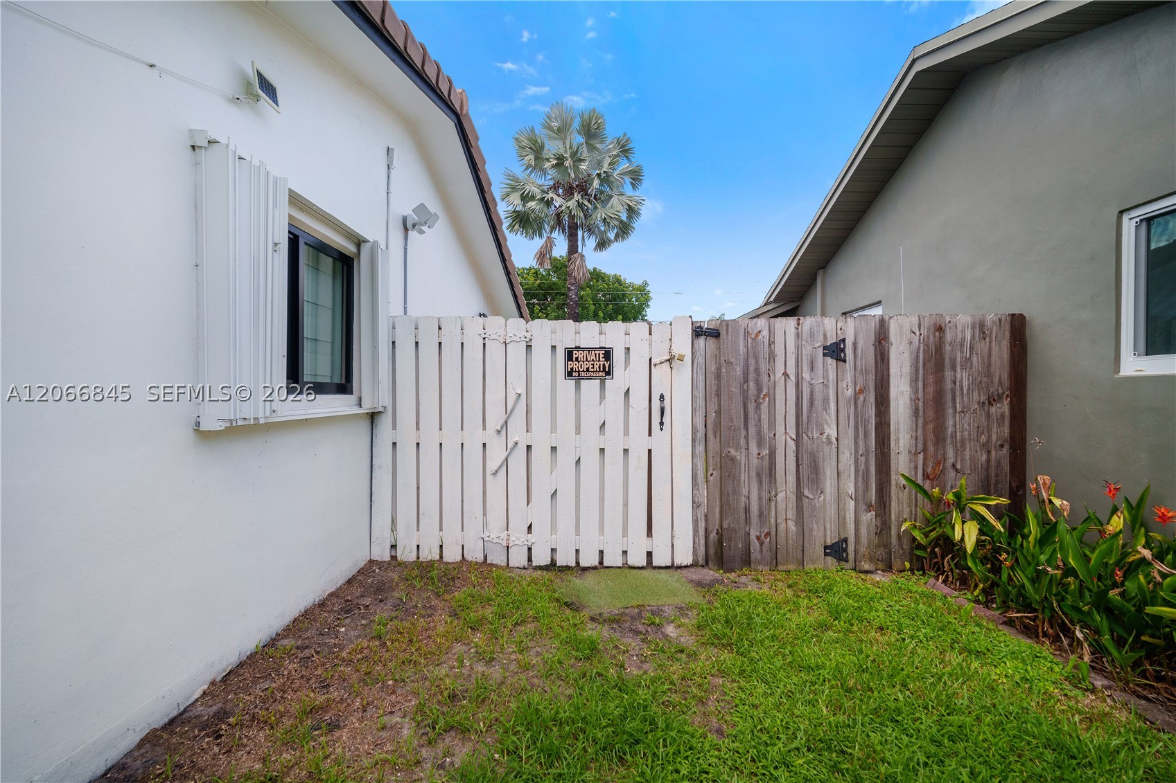 4241 Nw 9th Ct - Property Photo 6