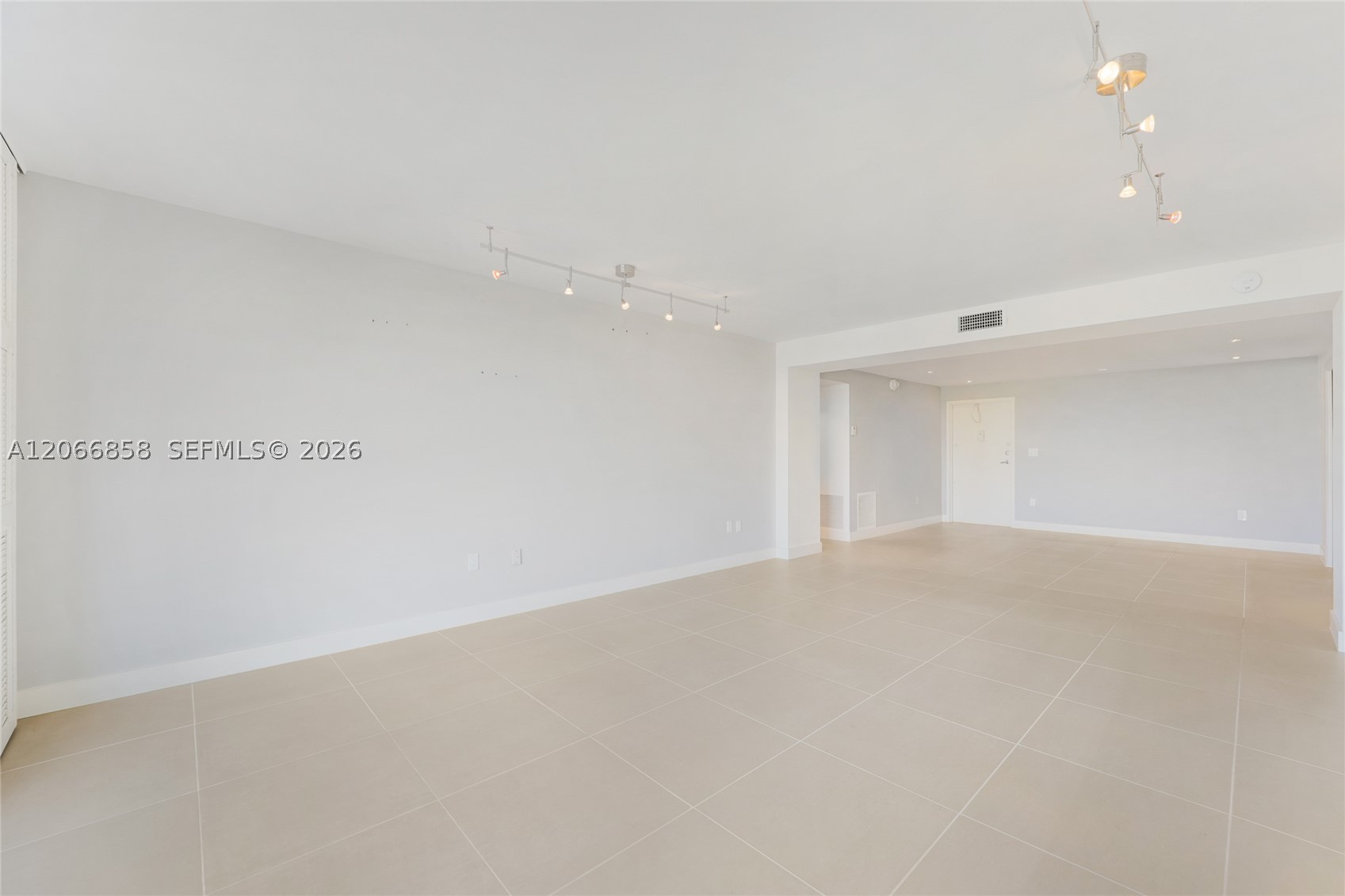 210 Sea View Dr 409 Property Photo 4