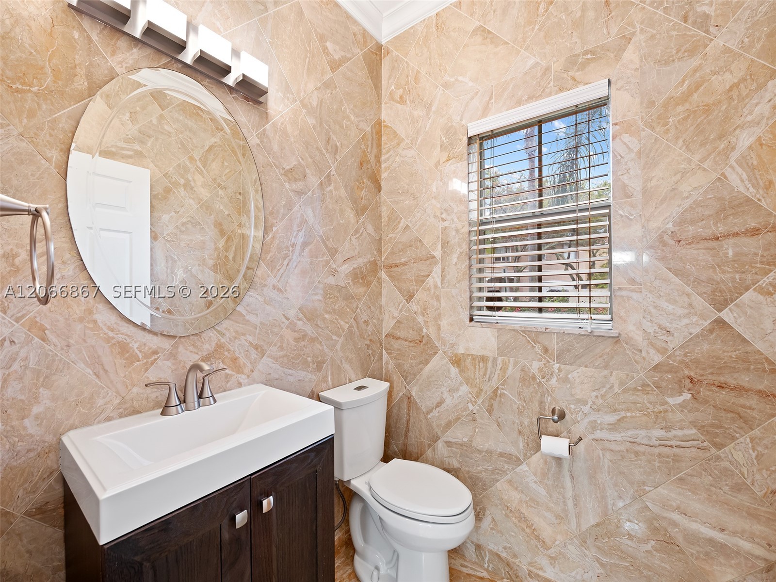 1515 Seagrape Way Property Photo 13