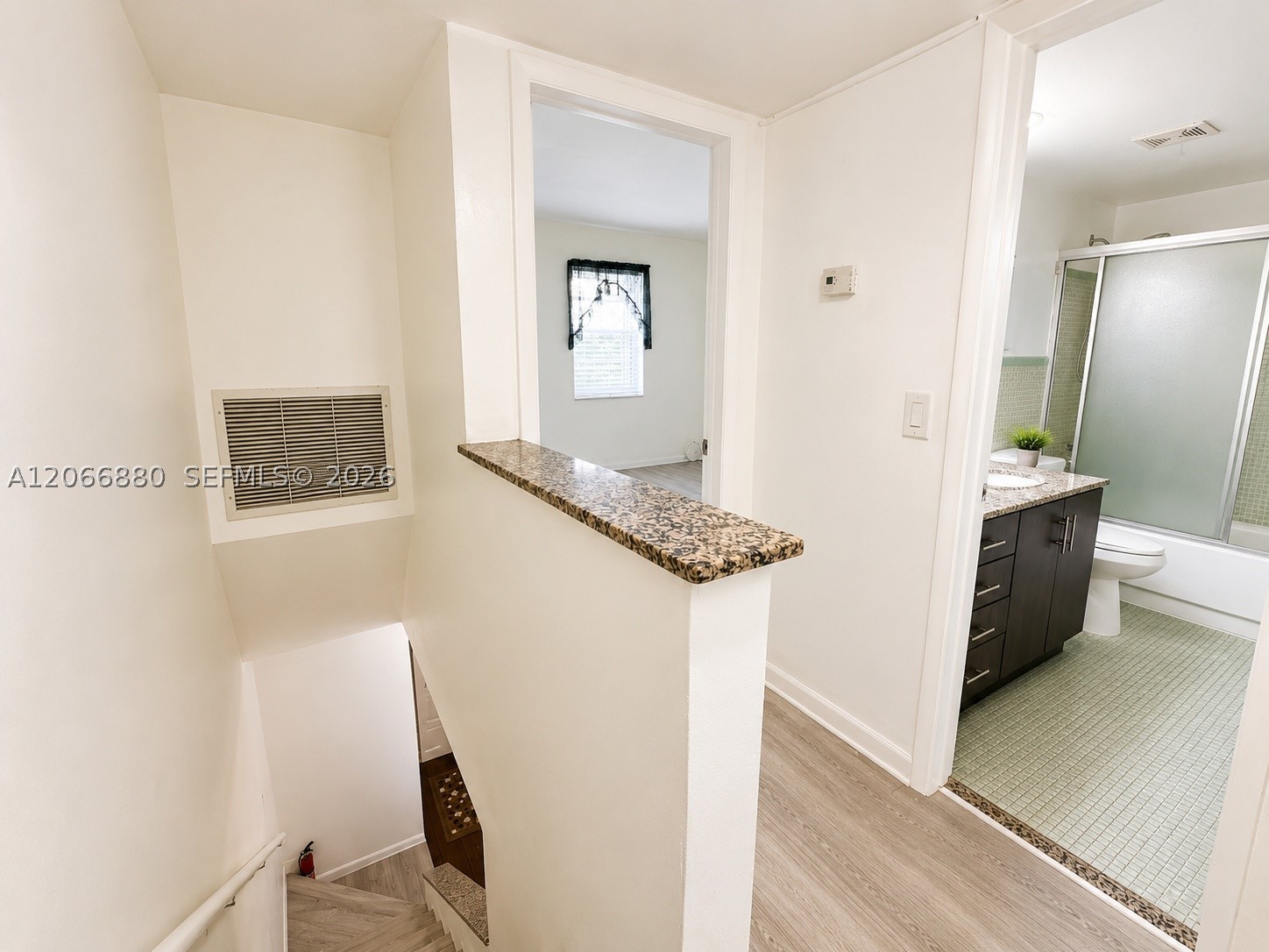 1720 W 75th St Property Photo 15