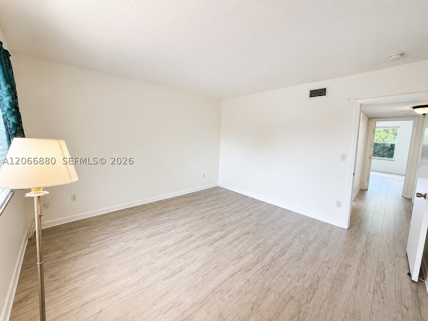 1720 W 75th St Property Photo 21