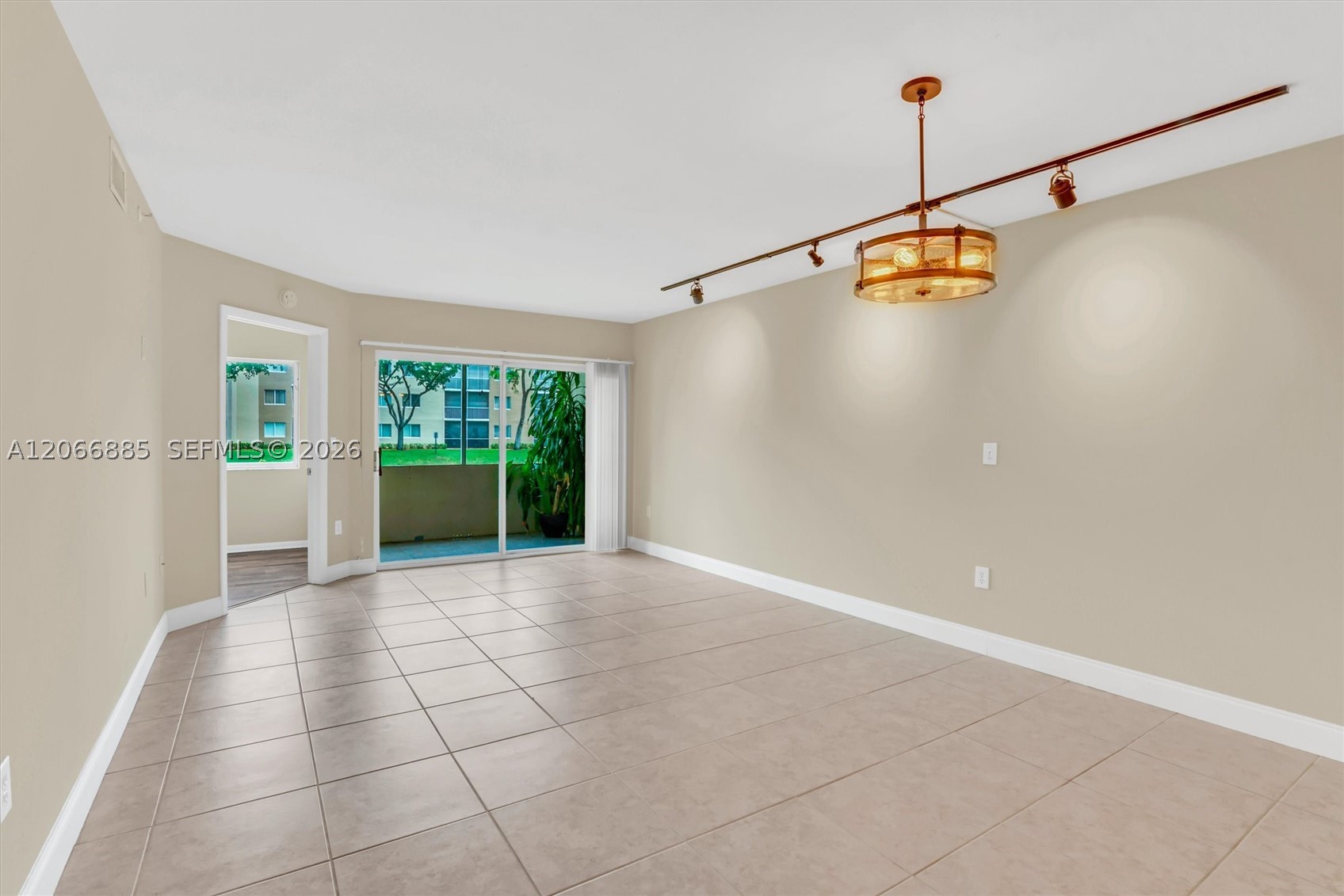 9537 Weldon Cir I109 Property Photo 11