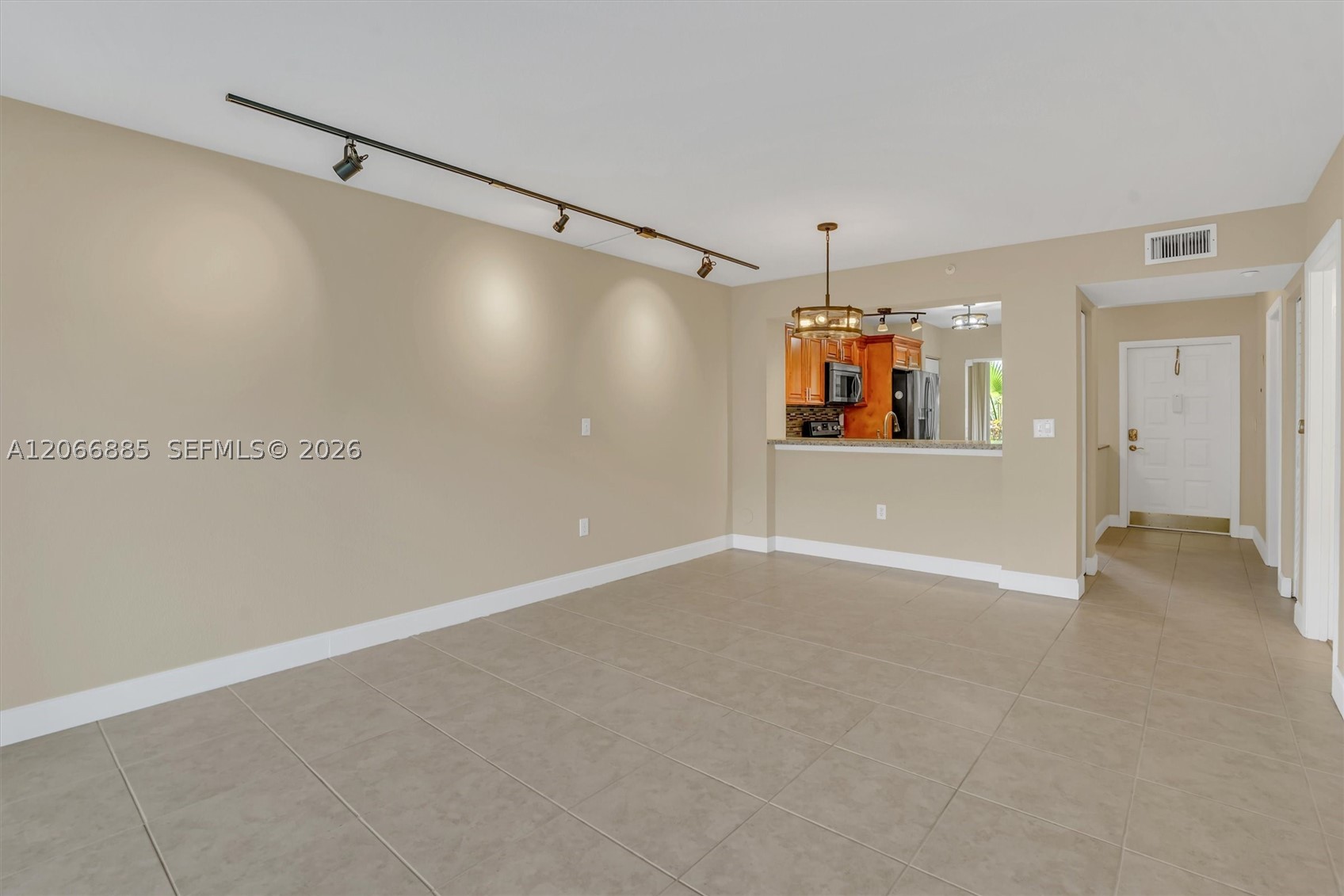 9537 Weldon Cir I109 Property Photo 13