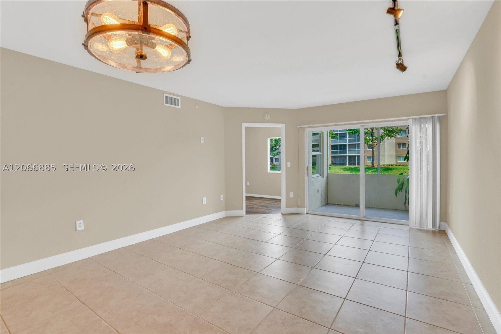 9537 Weldon Cir I109 Property Photo 15
