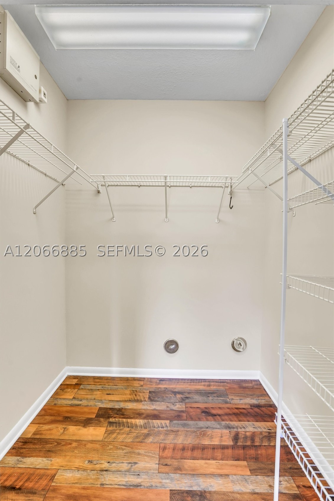 9537 Weldon Cir I109 Property Photo 27