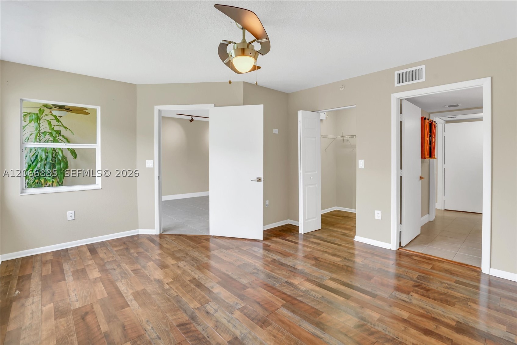 9537 Weldon Cir I109 Property Photo 29