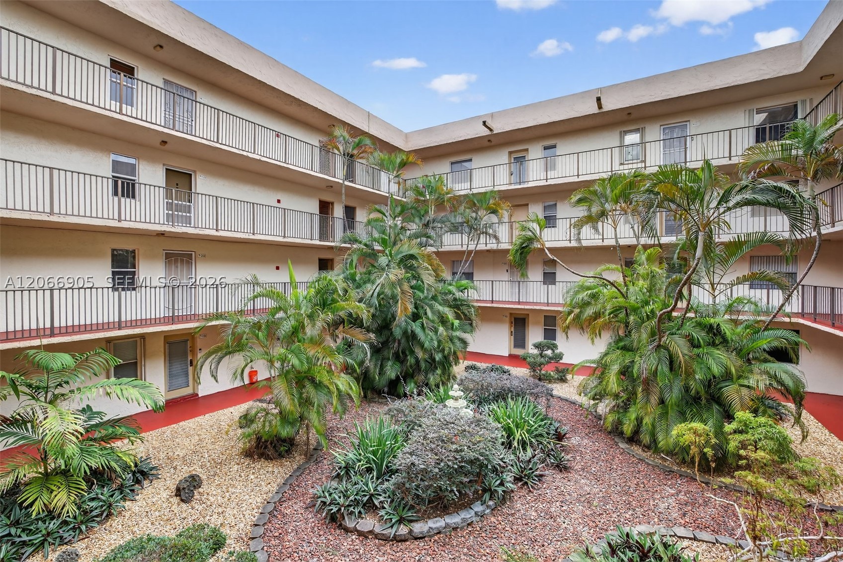 2801 Somerset Dr 205 Property Photo 25