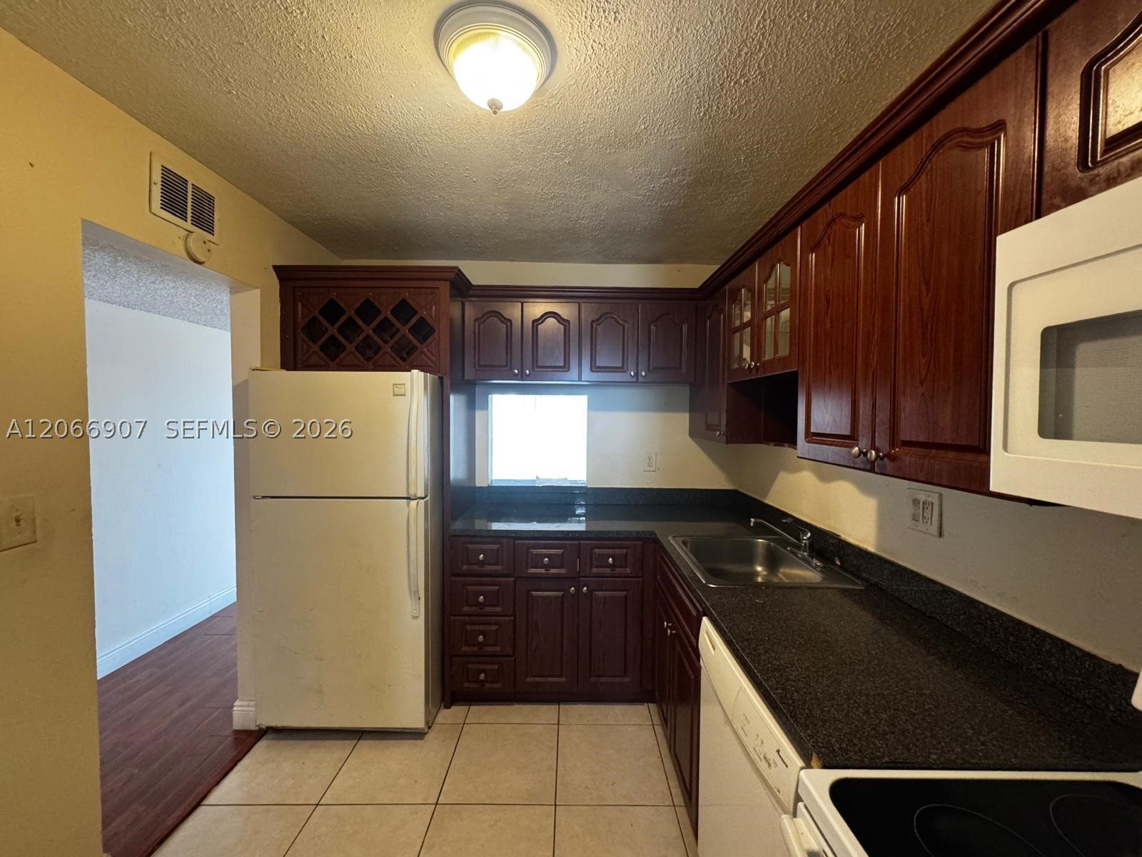 8020 N Colony Cir N 308 Property Photo 3