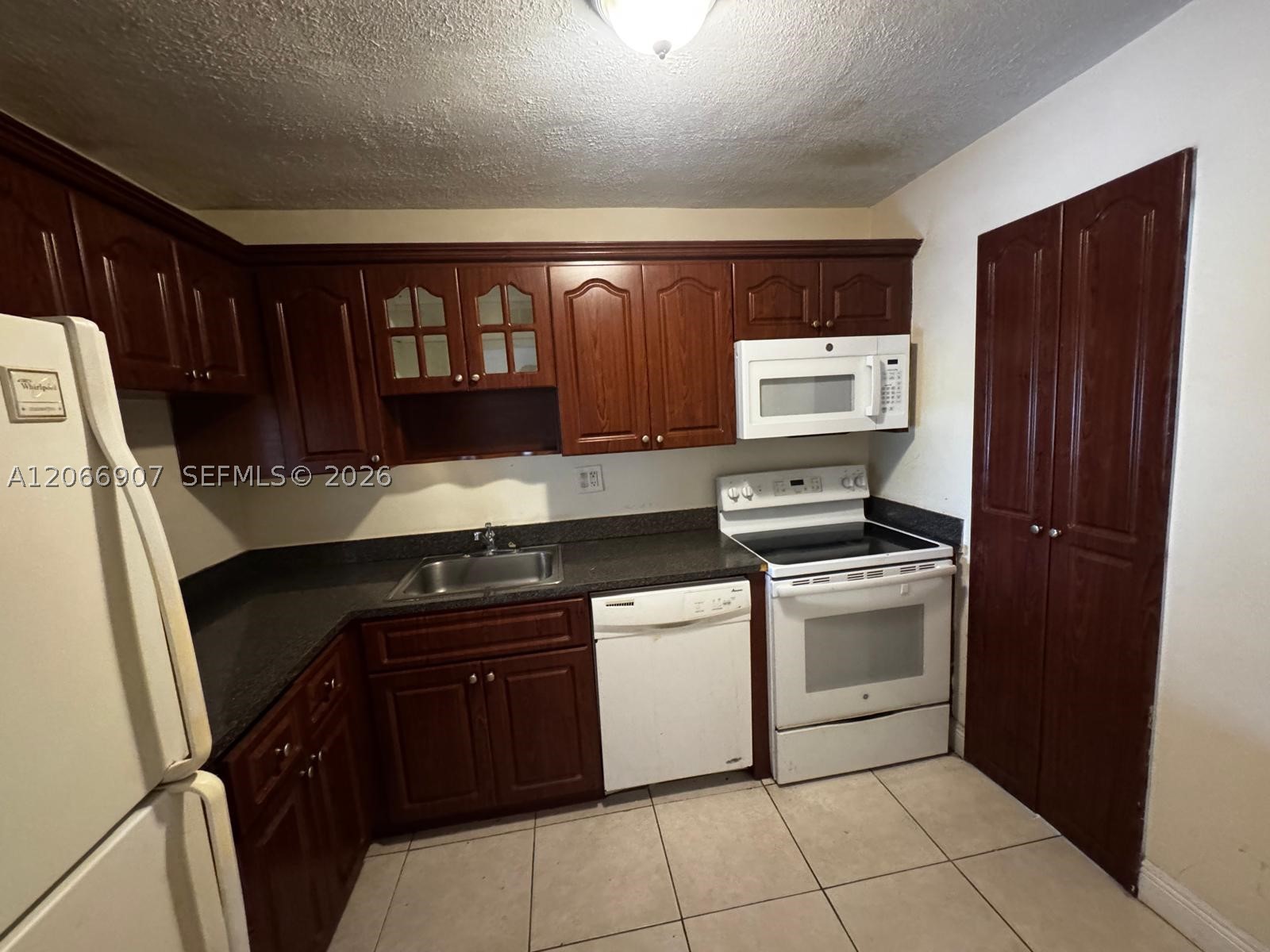 8020 N Colony Cir N 308 Property Photo 4