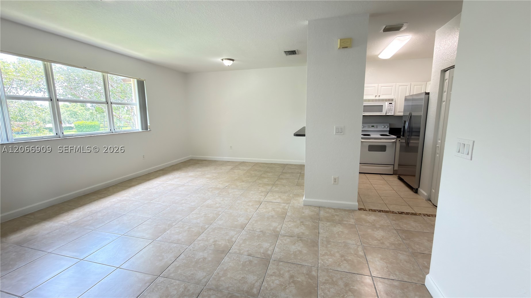 3390 Ne 13th Cir Dr 206-19 Property Photo 28