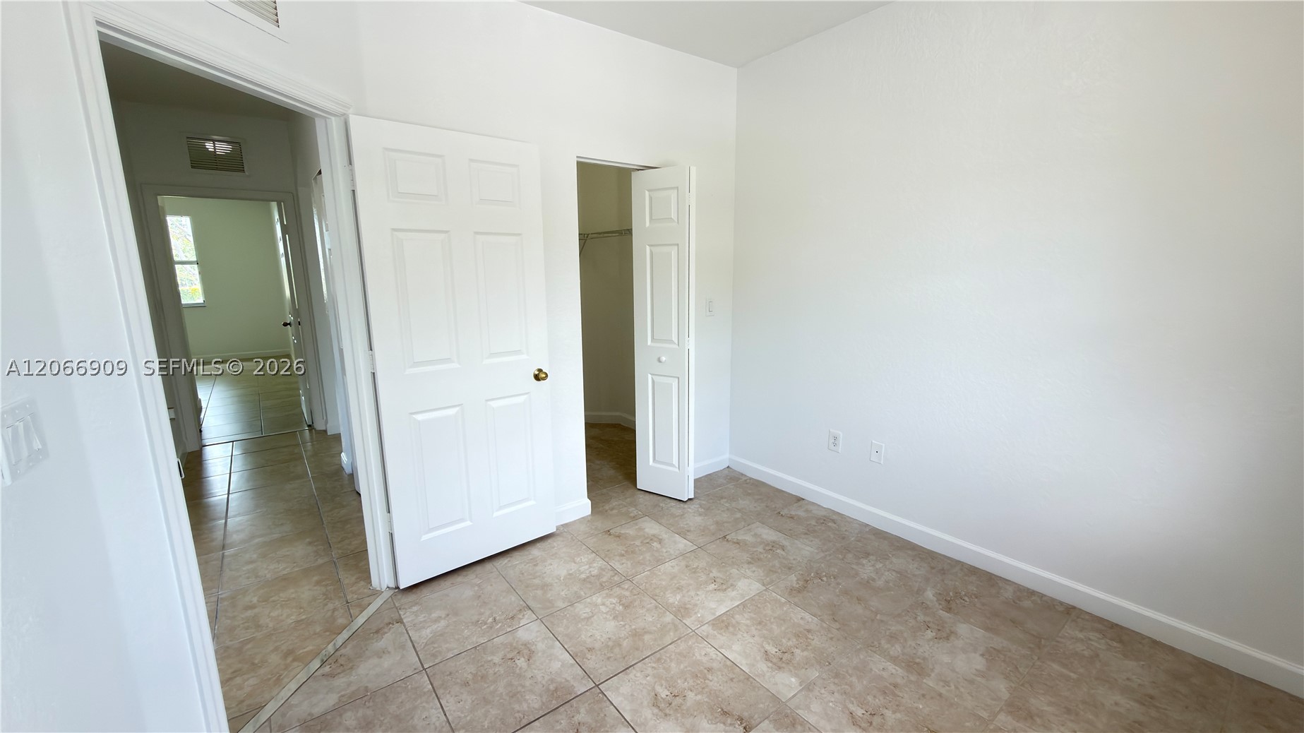 3390 Ne 13th Cir Dr 206-19 Property Photo 32