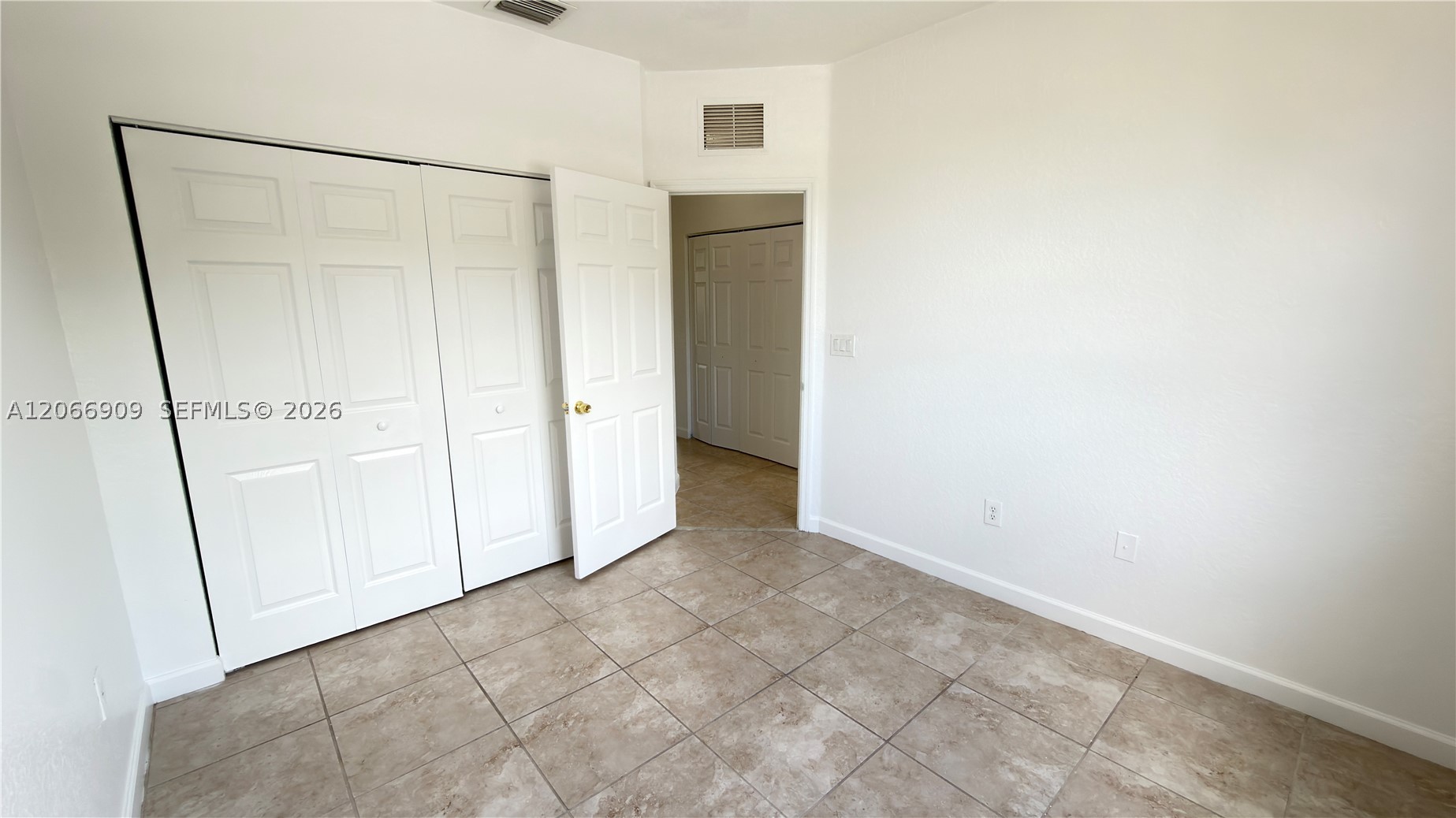 3390 Ne 13th Cir Dr 206-19 Property Photo 38