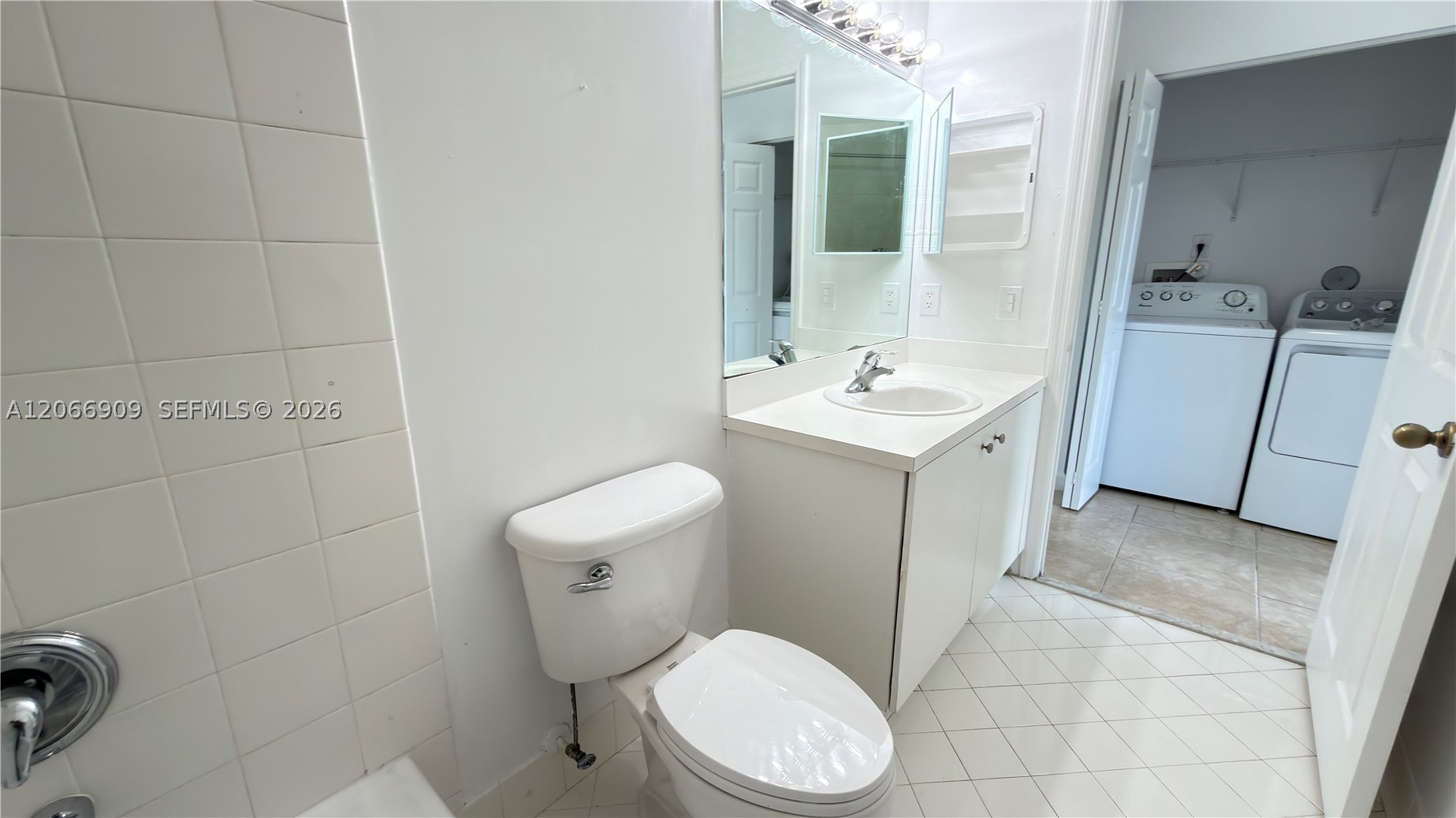 3390 Ne 13th Cir Dr 206-19 Property Photo 42