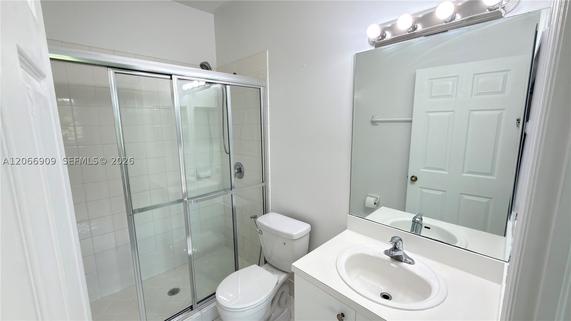 3390 Ne 13th Cir Dr 206-19 Property Photo 50
