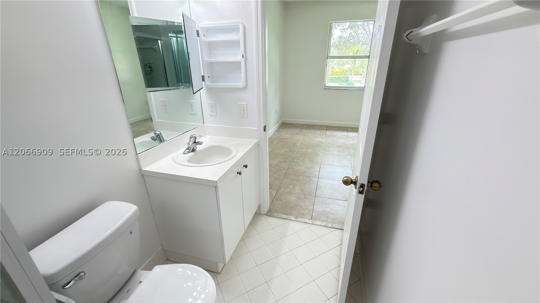 3390 Ne 13th Cir Dr 206-19 Property Photo 53