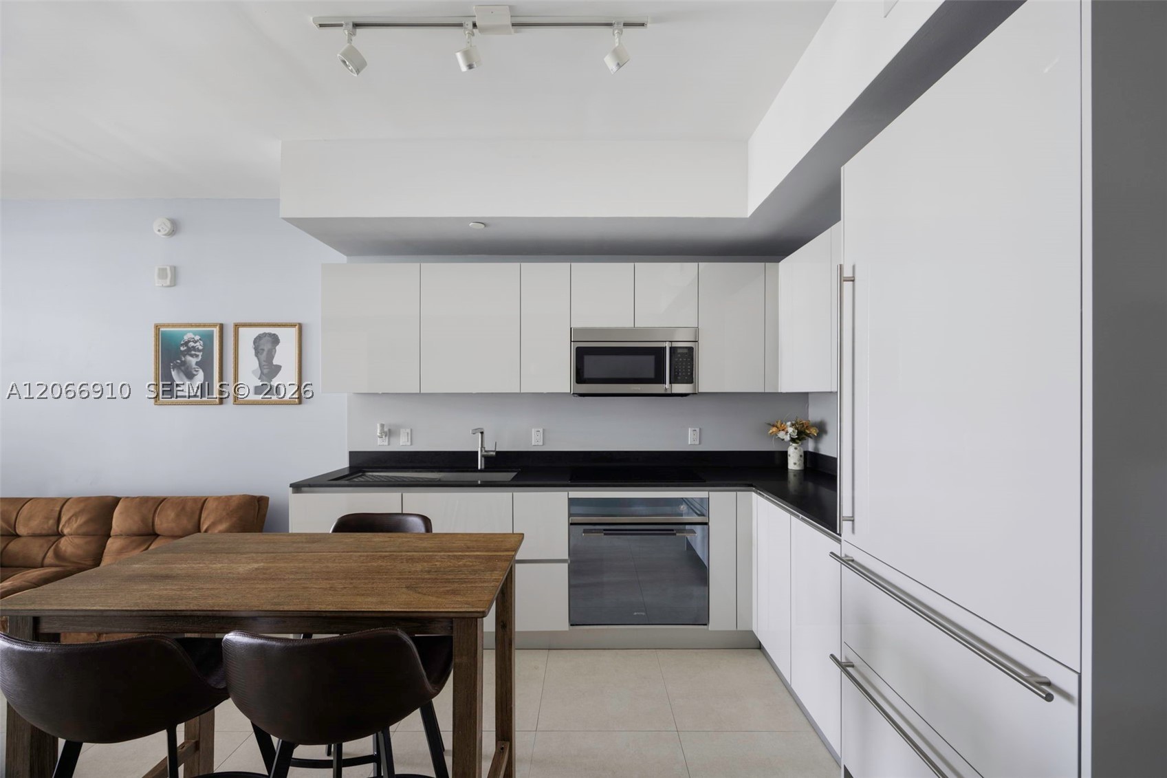 1010 Brickell Ave 3610 Property Photo 2
