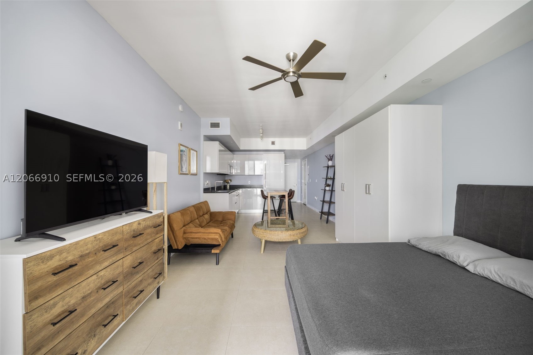 1010 Brickell Ave 3610 Property Photo 8